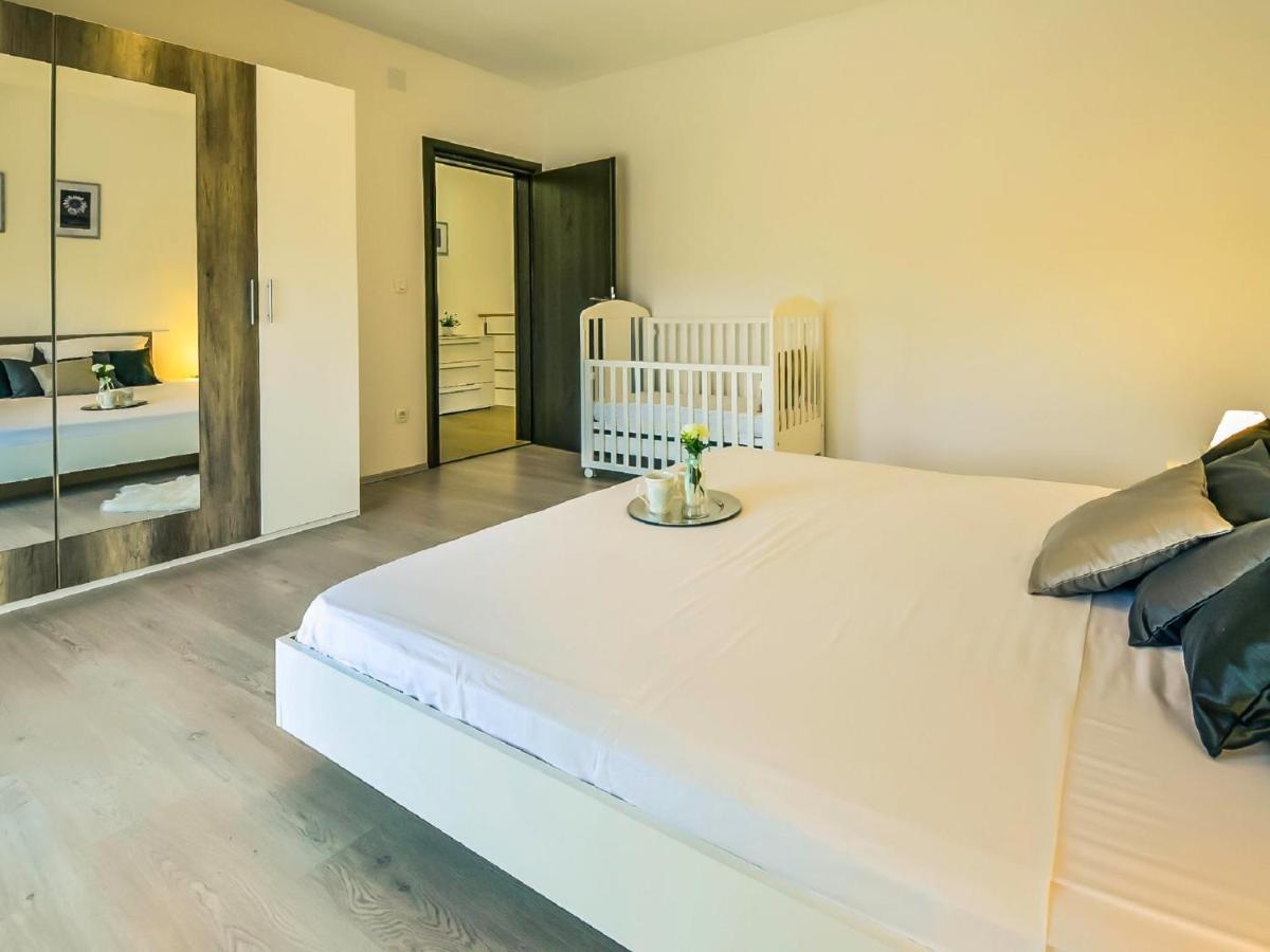 Holiday Home Anic By Interhome Smilcic Ngoại thất bức ảnh